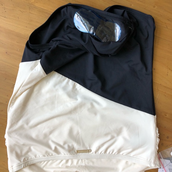 Vince Camuto One-piece swimsuit - Picture 4 of 4